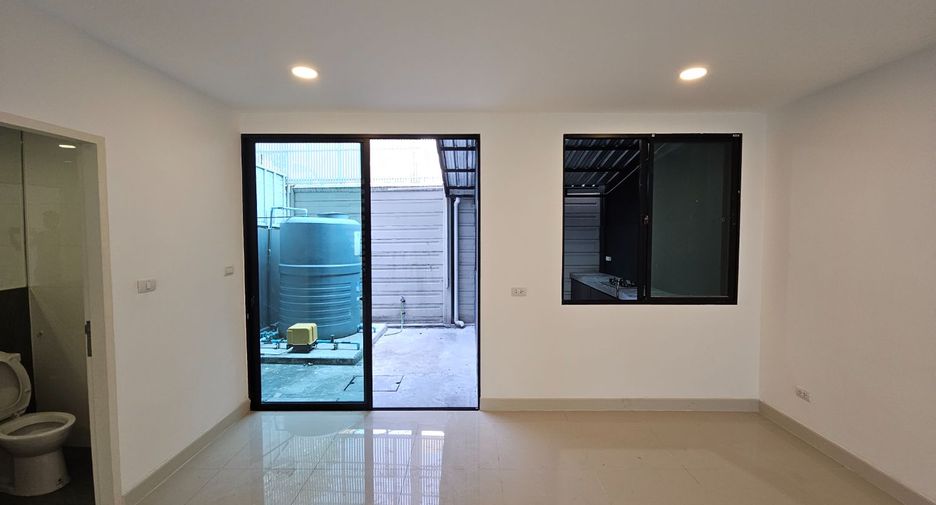 For rent 1 bed townhouse in Bueng Kum, Bangkok