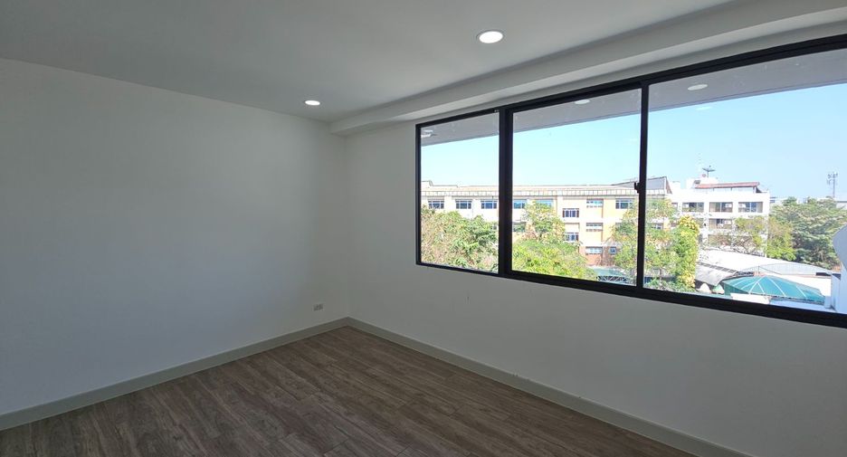 For rent 1 bed townhouse in Bueng Kum, Bangkok