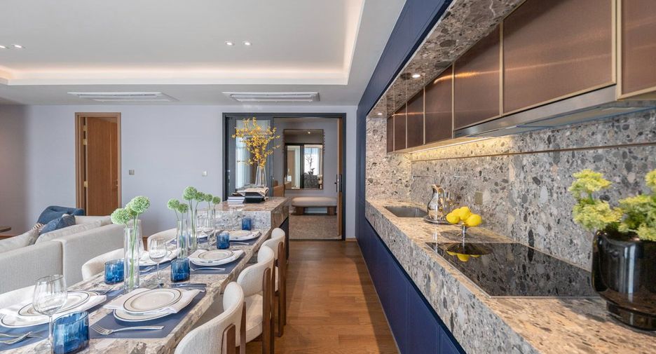 For rent 3 bedrooms condo in Khlong Toei, Bangkok