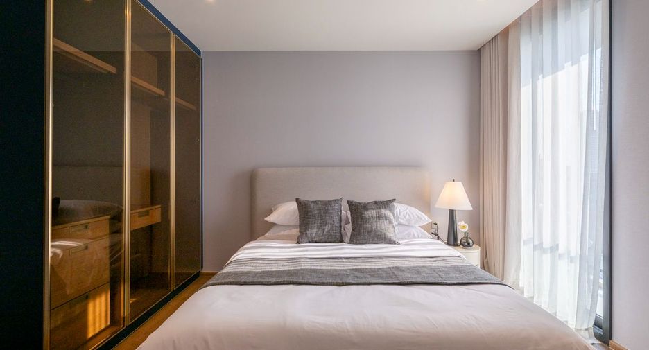 For rent 3 bedrooms condo in Khlong Toei, Bangkok