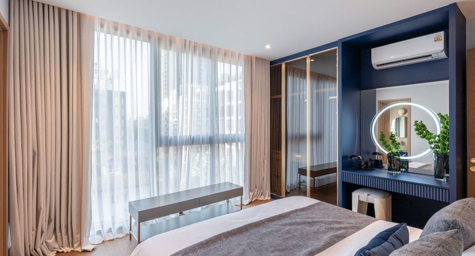 For rent 3 bedrooms condo in Khlong Toei, Bangkok