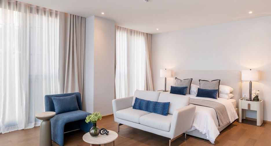 For rent 3 bedrooms condo in Khlong Toei, Bangkok