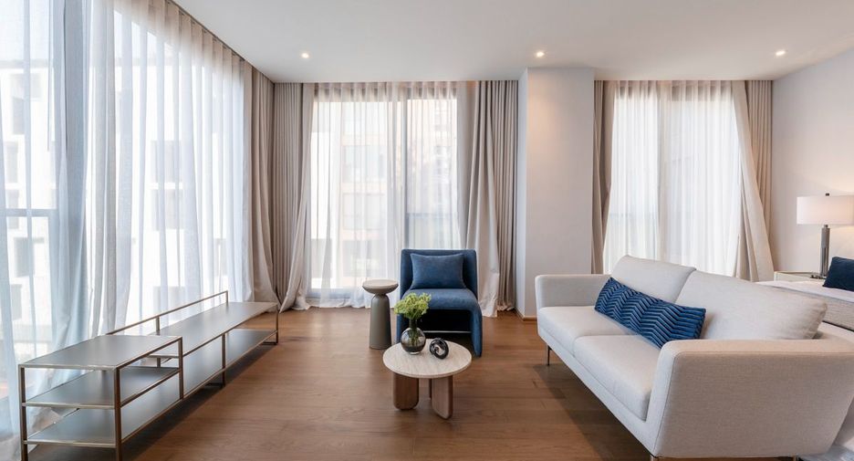 For rent 3 bedrooms condo in Khlong Toei, Bangkok
