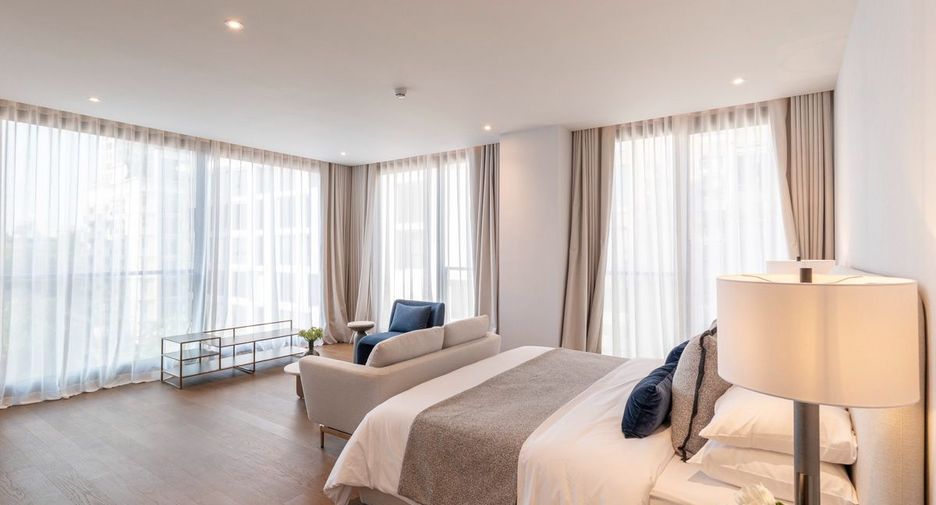 For rent 3 bedrooms condo in Khlong Toei, Bangkok