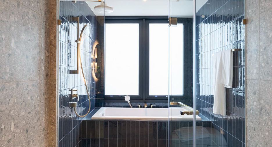 For rent 3 bedrooms condo in Khlong Toei, Bangkok