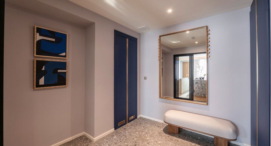 For rent 3 bedrooms condo in Khlong Toei, Bangkok