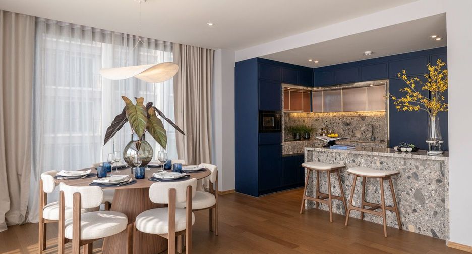 For rent 3 bedrooms condo in Khlong Toei, Bangkok