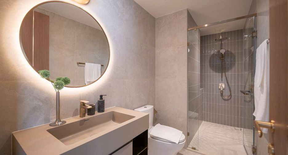 For rent 3 bedrooms condo in Khlong Toei, Bangkok