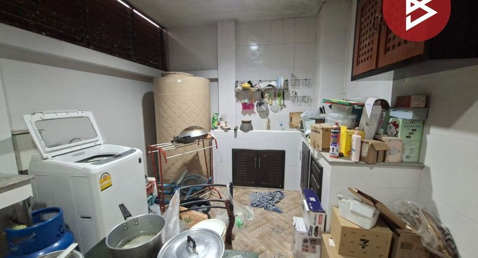 Gewerbefläche zum Kauf mit 2 Zimmer in Mueang Ratchaburi, Ratchaburi