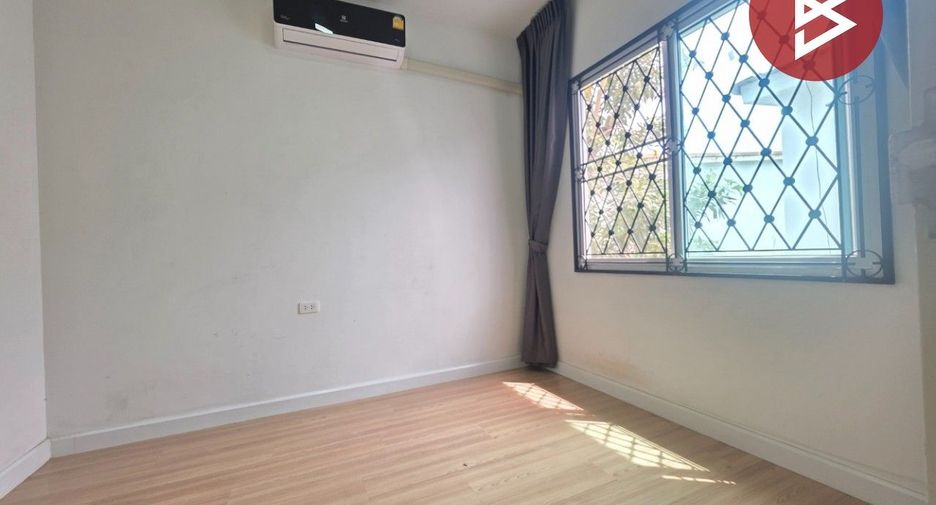 Reihenhaus zur Miete und zum Kauf mit 3 Zimmer in Mueang Samut Prakan, Samut Prakan