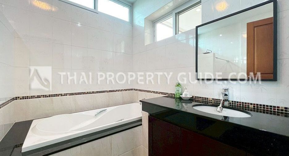 For sale 4 bedrooms house in Bang Phli, Samut Prakan