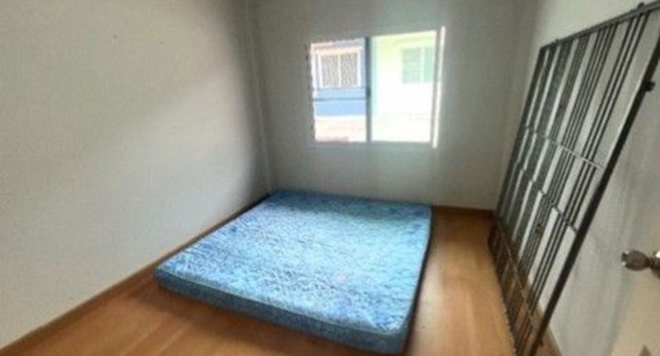 À vendre 1 chambre maison de ville à Ban Khai, Rayong