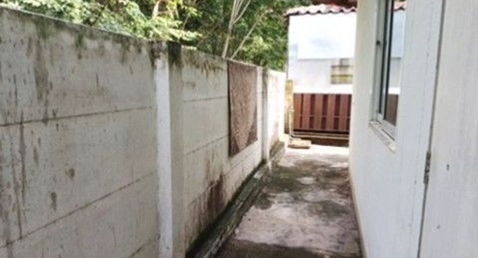 À vendre 1 chambre maison de ville à Ban Khai, Rayong