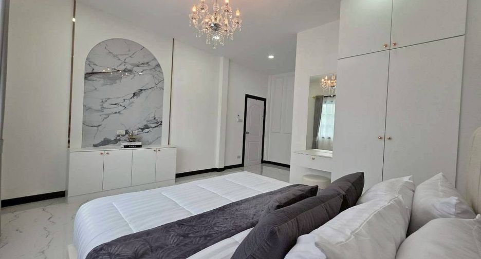 For sale 3 bedrooms house in East Pattaya, Pattaya