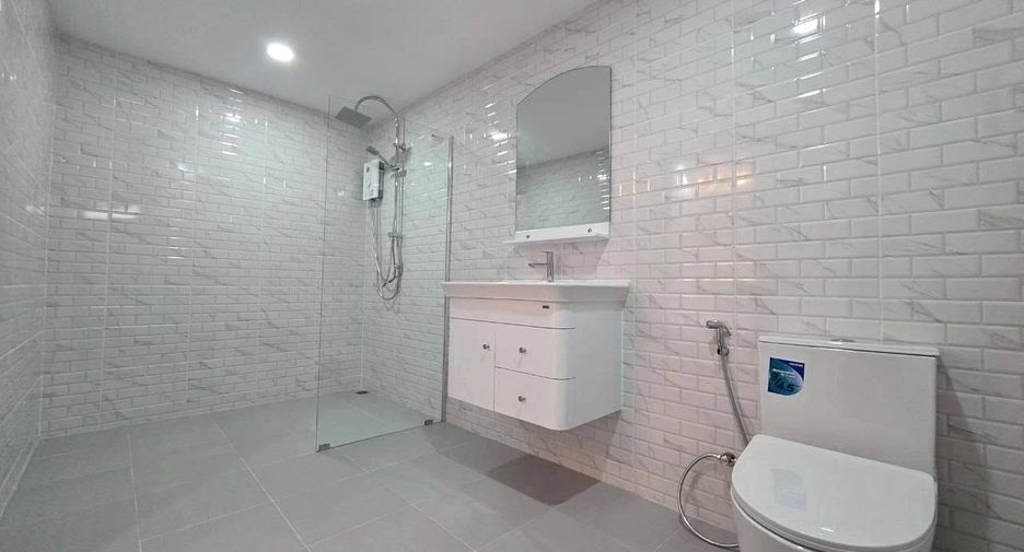 For sale 3 bedrooms house in East Pattaya, Pattaya