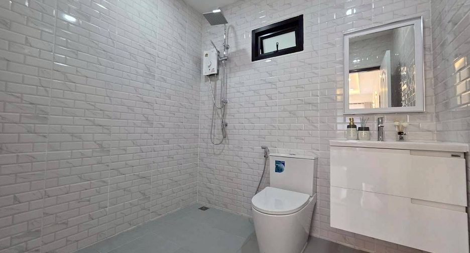 For sale 3 bedrooms house in East Pattaya, Pattaya
