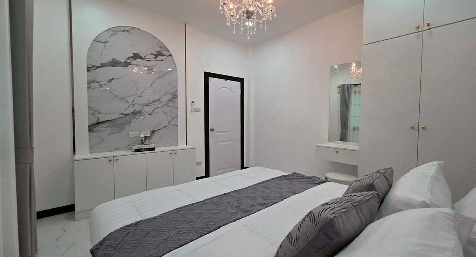 For sale 3 bedrooms house in East Pattaya, Pattaya