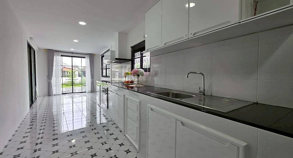 For sale 3 bedrooms house in East Pattaya, Pattaya