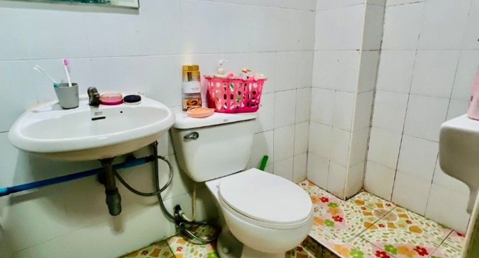Gewerbefläche zum Kauf mit 4 Zimmer in Thung Khru, Bangkok