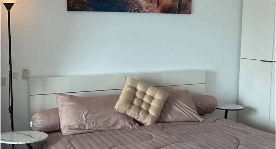 For rent studio condo in Pratumnak, Pattaya
