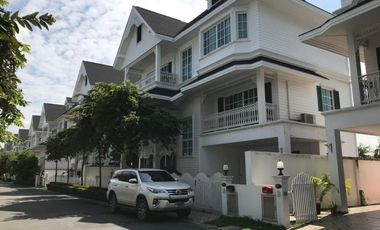 À louer 4 chambres maison à Mueang Samut Prakan, Samut Prakan