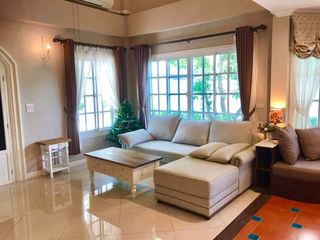 À louer 4 chambres maison à Mueang Samut Prakan, Samut Prakan