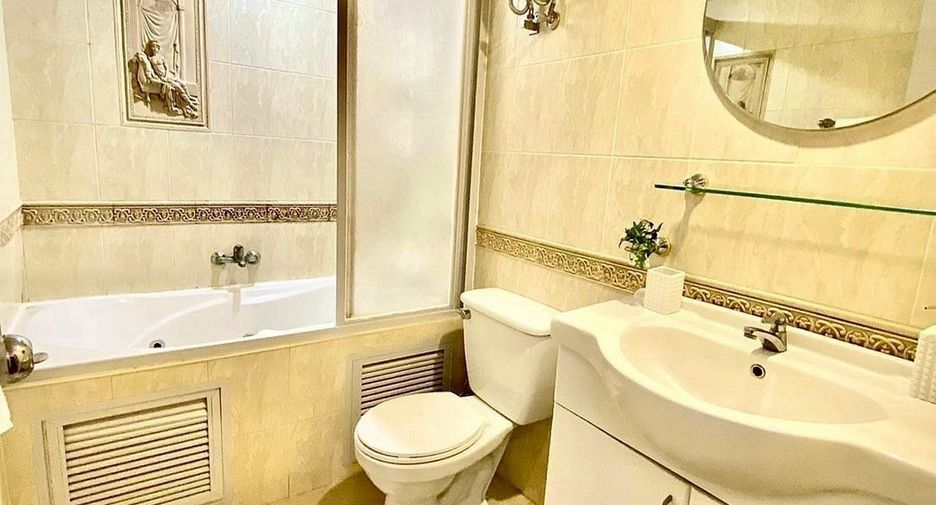 For sale 3 ベッドルーム condo in Yan Nawa, Bangkok