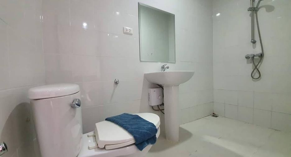 For rent 4 bedrooms townhouse in Pratumnak, Pattaya