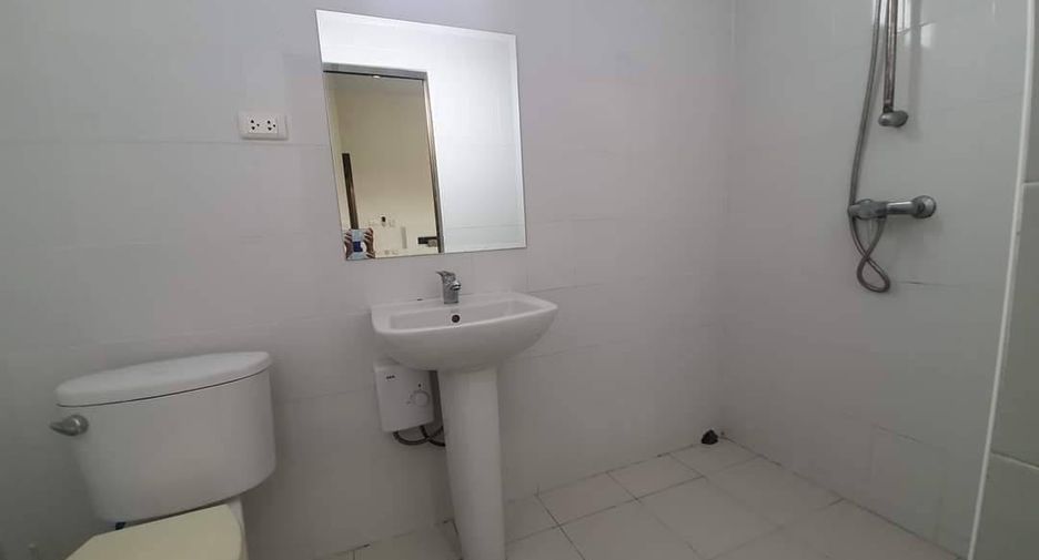 For rent 4 bedrooms townhouse in Pratumnak, Pattaya