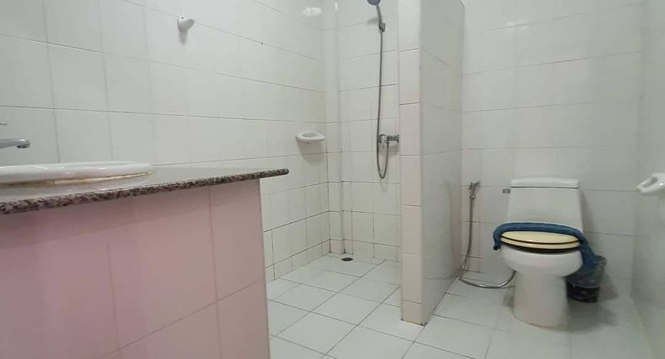 For rent 4 bedrooms townhouse in Pratumnak, Pattaya