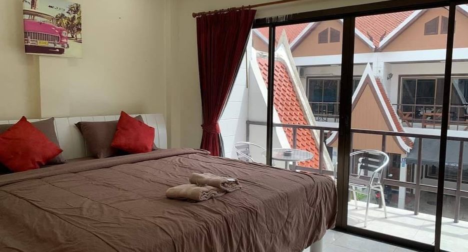 For rent 4 bedrooms townhouse in Pratumnak, Pattaya