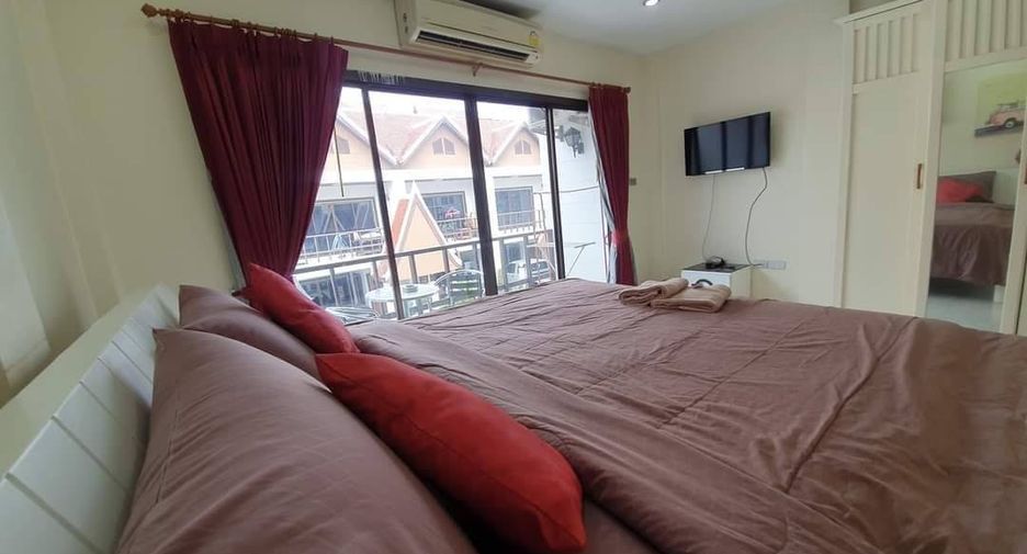 For rent 4 bedrooms townhouse in Pratumnak, Pattaya