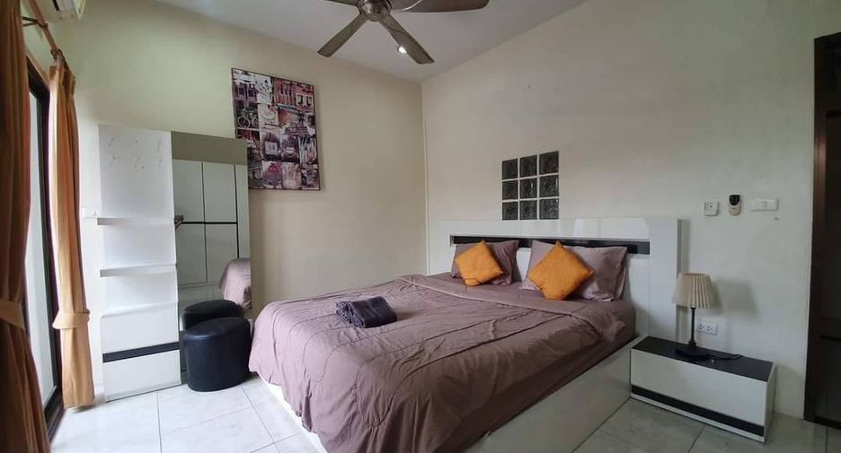 For rent 4 bedrooms townhouse in Pratumnak, Pattaya