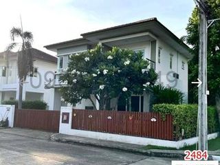 For rent 3 bedrooms house in Khlong Sam Wa, Bangkok