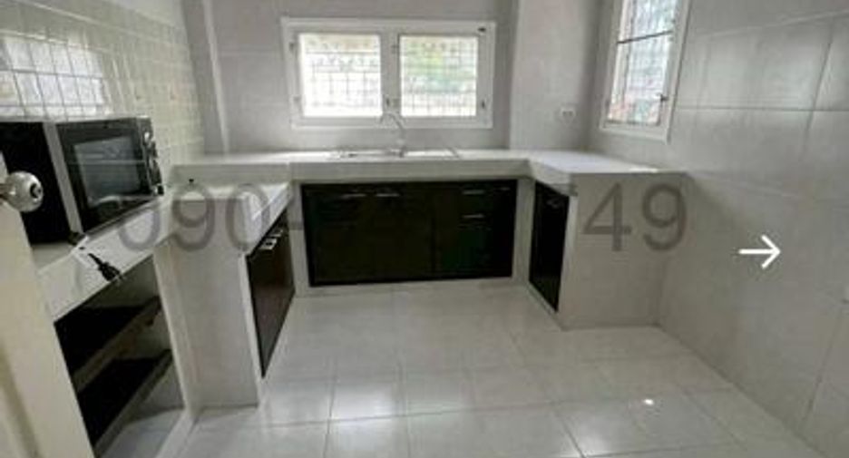 Haus zur Miete mit 3 Zimmer in Khlong Sam Wa, Bangkok