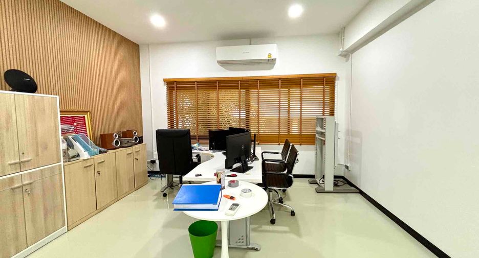 For sale and for rent 10 bedrooms office in Bang Na, Bangkok