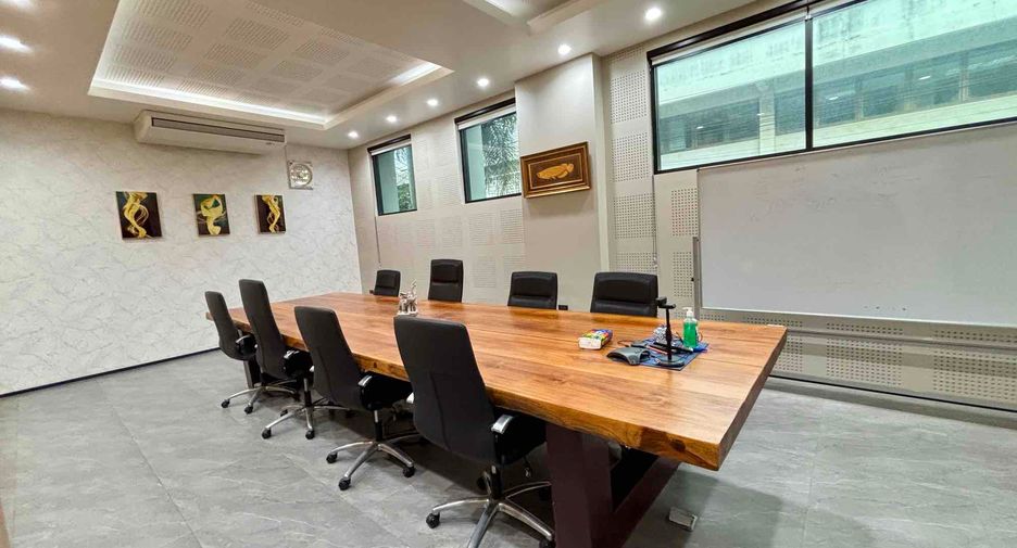 For sale and for rent 10 bedrooms office in Bang Na, Bangkok