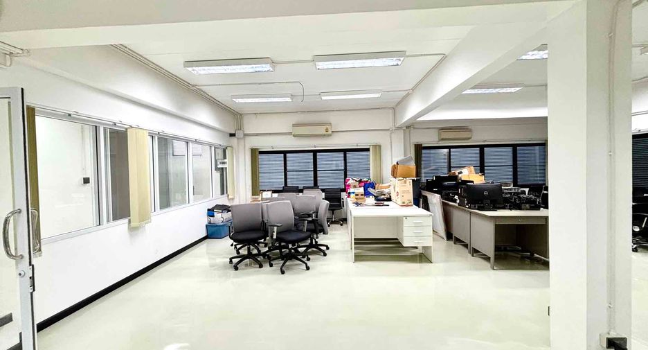 For sale and for rent 10 bedrooms office in Bang Na, Bangkok