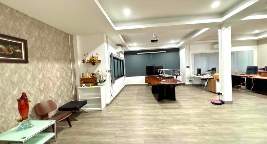 For sale and for rent 10 bedrooms office in Bang Na, Bangkok