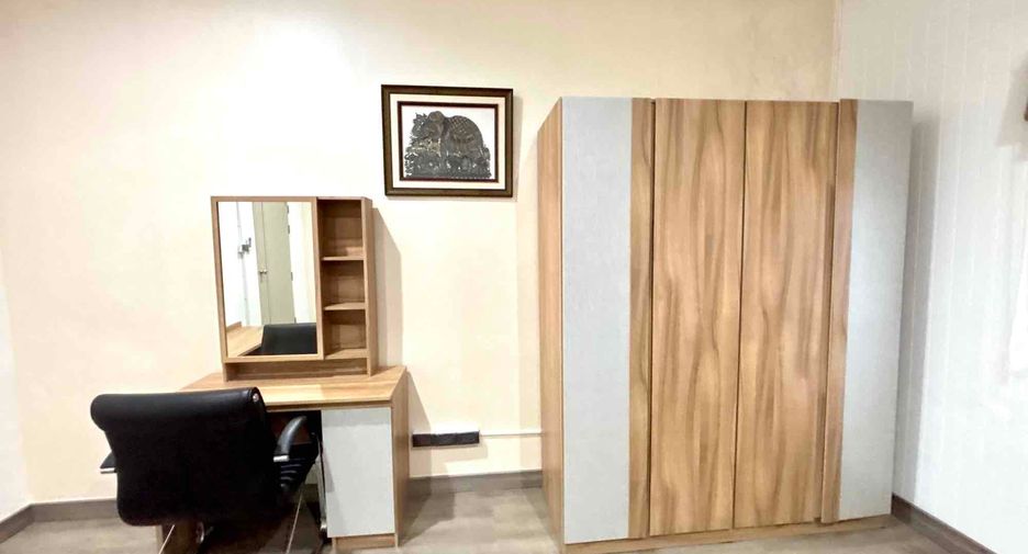 For sale and for rent 10 bedrooms office in Bang Na, Bangkok