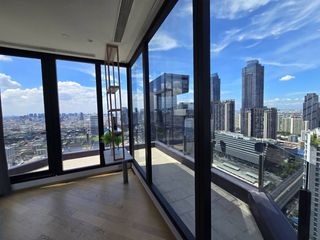 For sale 2 bedrooms condo in Huai Khwang, Bangkok