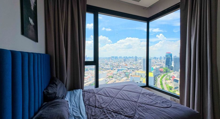 À vendre 2 chambres condo à Huai Khwang, Bangkok