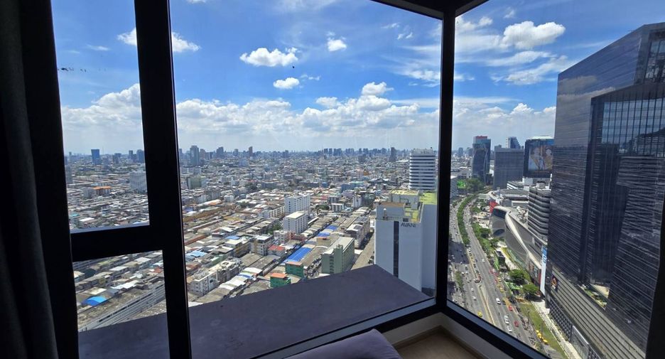 À vendre 2 chambres condo à Huai Khwang, Bangkok