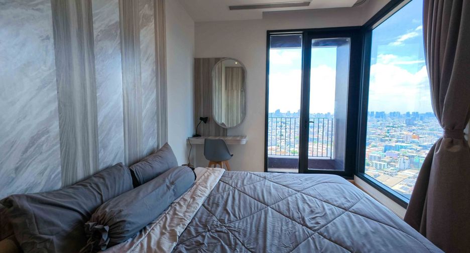 À vendre 2 chambres condo à Huai Khwang, Bangkok