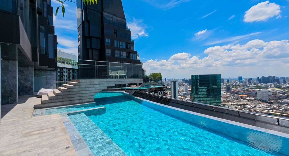 À vendre 2 chambres condo à Huai Khwang, Bangkok