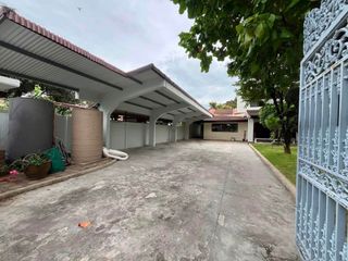 出租 和 出售 5 卧室 独立屋 在 Suan Luang, 曼谷