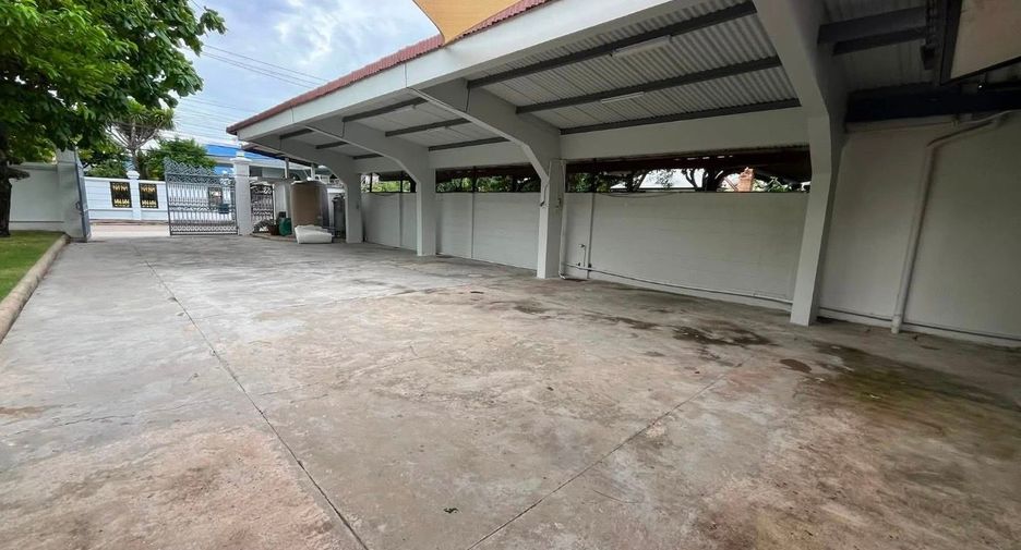 Haus zur Miete und zum Kauf mit 5 Zimmer in Suan Luang, Bangkok