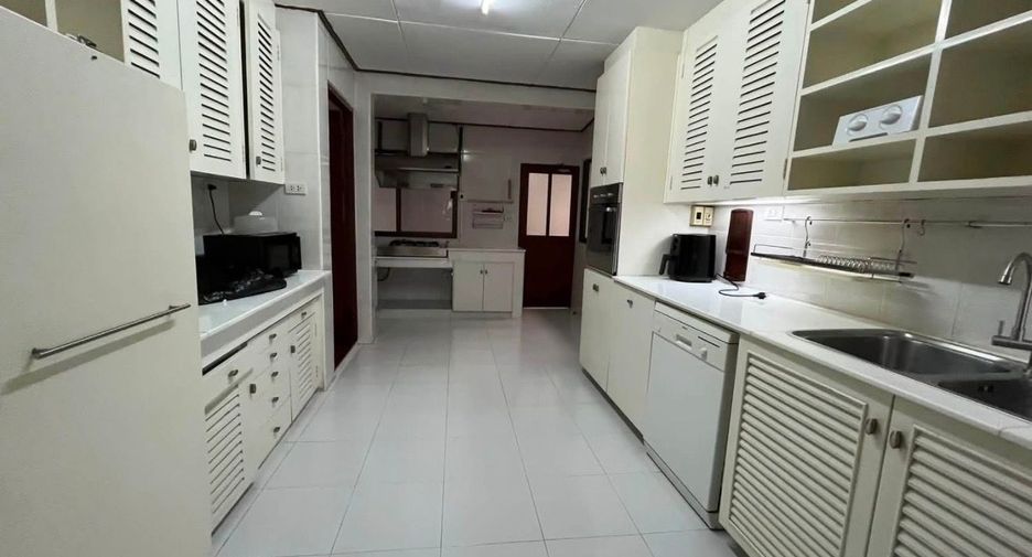 Haus zur Miete und zum Kauf mit 5 Zimmer in Suan Luang, Bangkok
