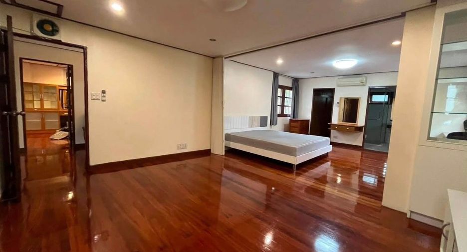 Haus zur Miete und zum Kauf mit 5 Zimmer in Suan Luang, Bangkok
