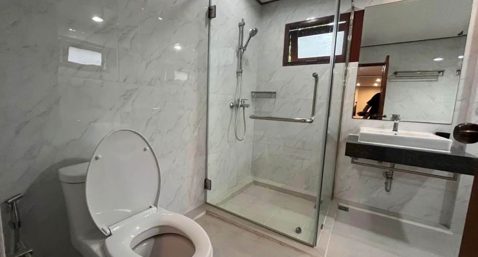 Haus zur Miete und zum Kauf mit 5 Zimmer in Suan Luang, Bangkok